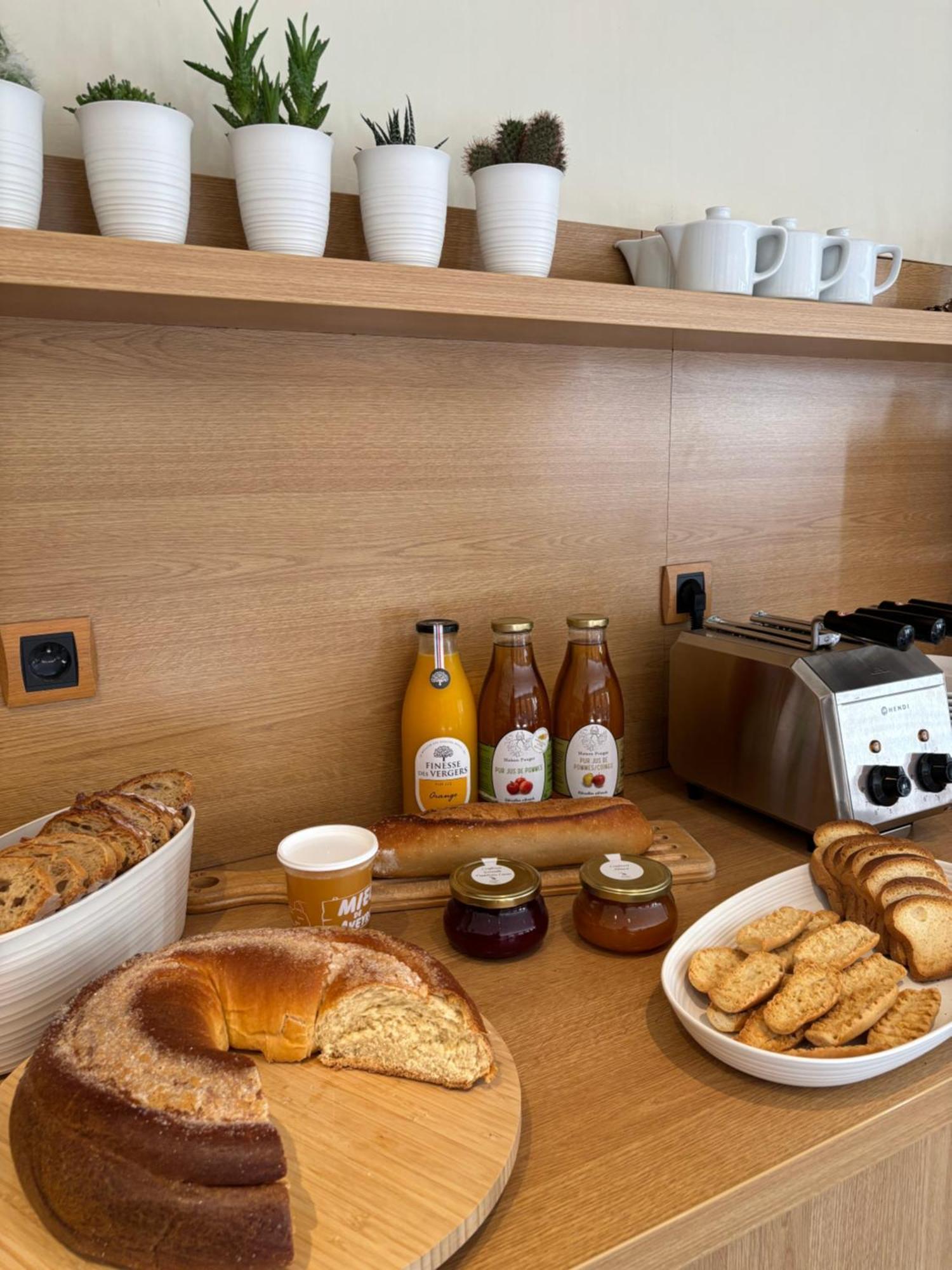 Hotel Tour Maje 로데즈 외부 사진